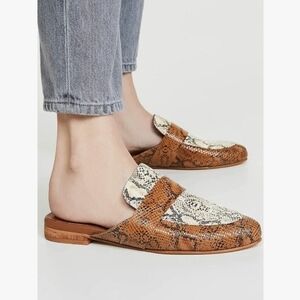 Kaanas Milan Anthropologie snake embossed mule slides sz 8